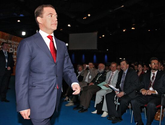 Russian President attends World Grain Forum 2009