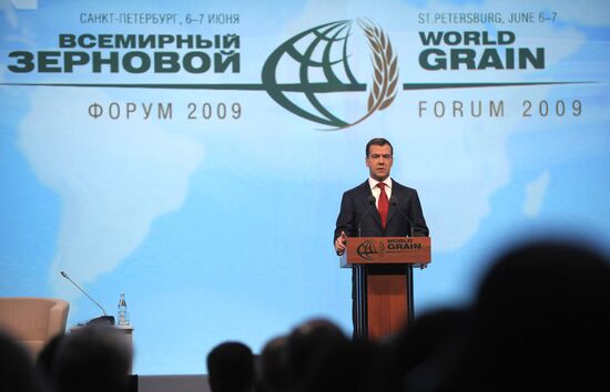 Russian President attends World Grain Forum 2009