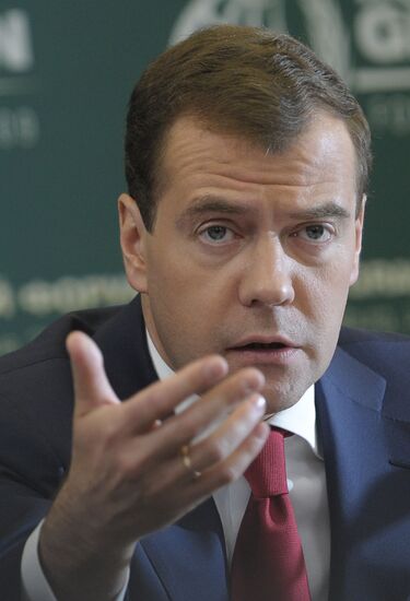 Russian President attends World Grain Forum 2009