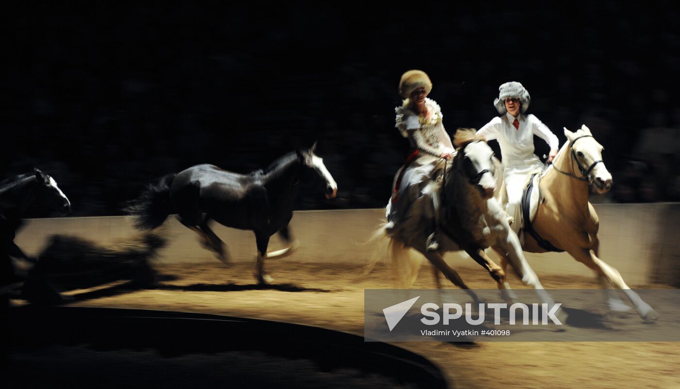 Theater Zingaro gives last performance at Chekhov Festival