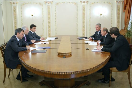 Meeting with United Party representatives in Novo-Ogaryovo