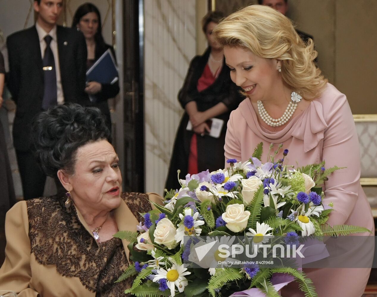 Svetlana Medvedeva and Lyudmila Zykina