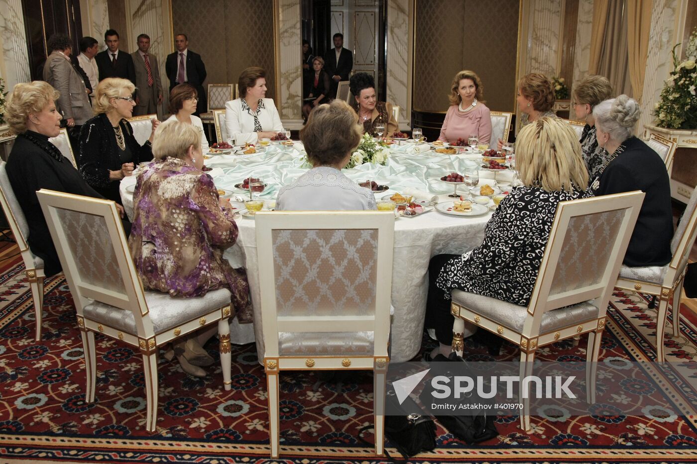 Svetlana Medvedeva and Lyudmila Zykina