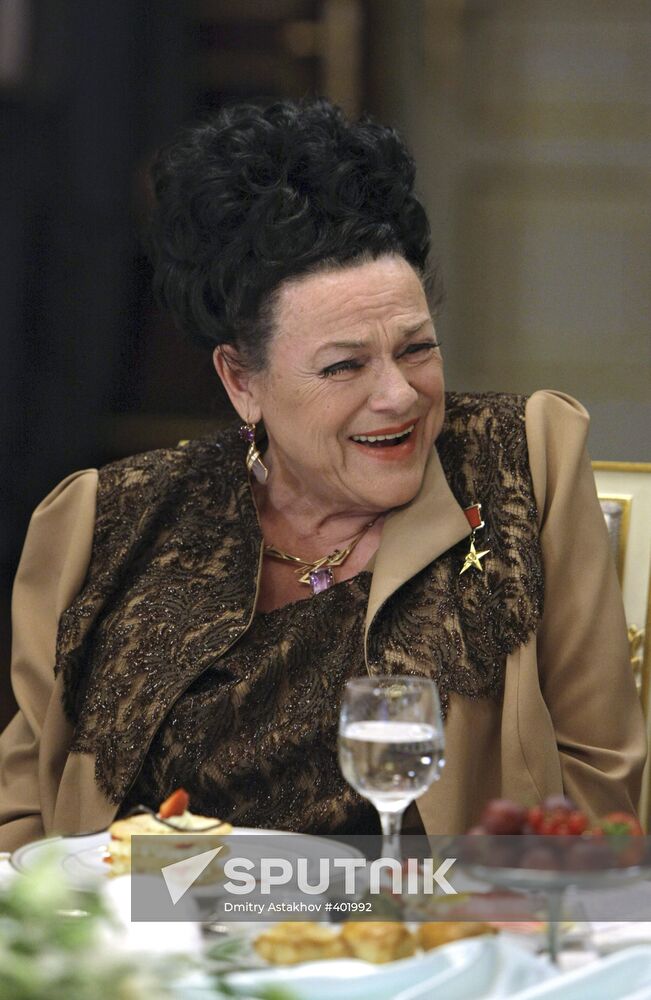 Svetlana Medvedeva and Lyudmila Zykina