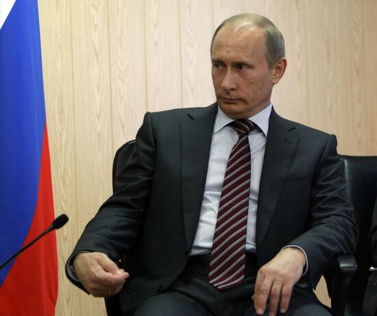 Vladimir Putin talks with Frank Walter Steinmeier
