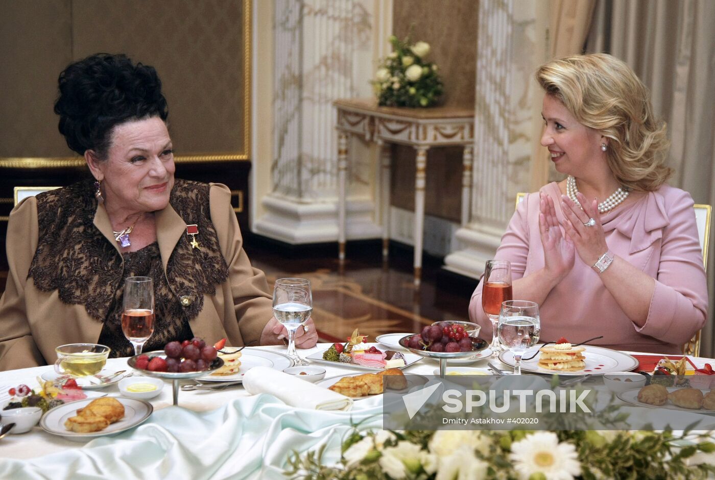 Svetlana Medvedeva and Lyudmila Zykina