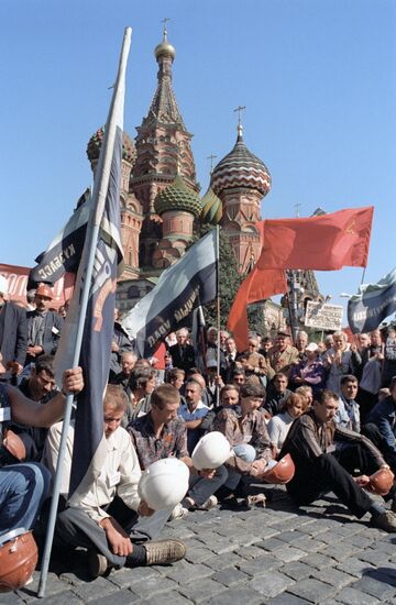 Miners picketing Red Square in Moscow