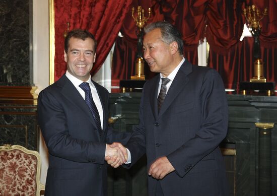 Dmitry Medvedev and Kurmanbek Bakiyev meet in Moscow