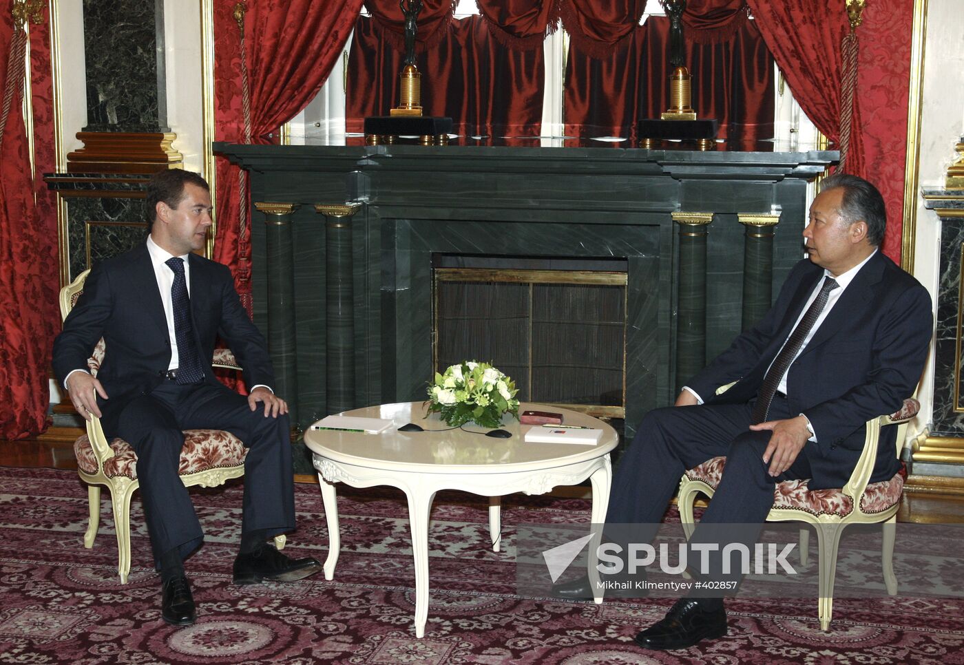 Dmitry Medvedev and Kurmanbek Bakiyev meet in Moscow