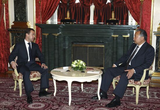 Dmitry Medvedev and Kurmanbek Bakiyev meet in Moscow