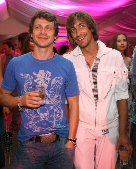 Pavel Derevyanko and Artyom Tkachenko