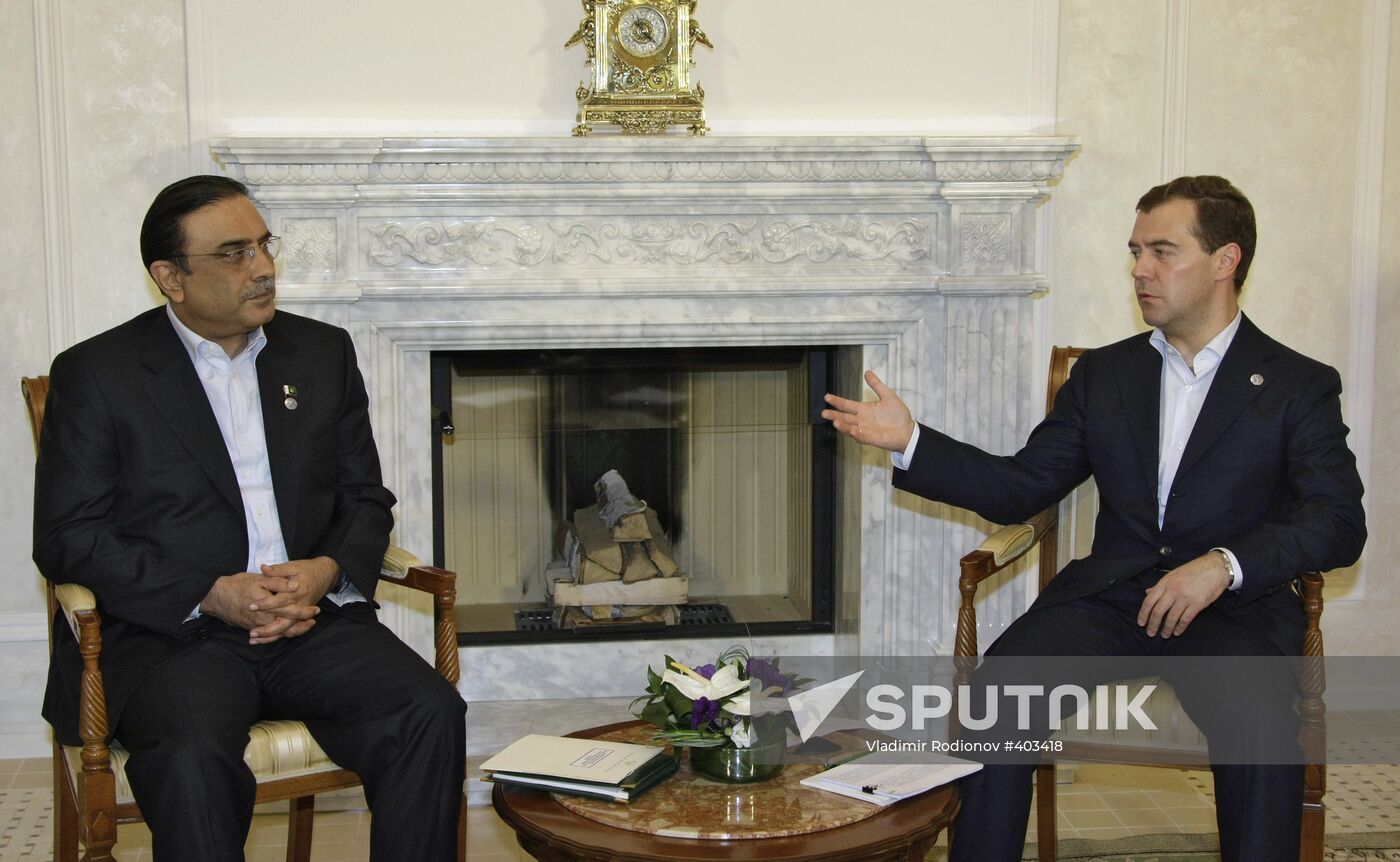 Dmitry Medvedev and Asif Ali Zardari