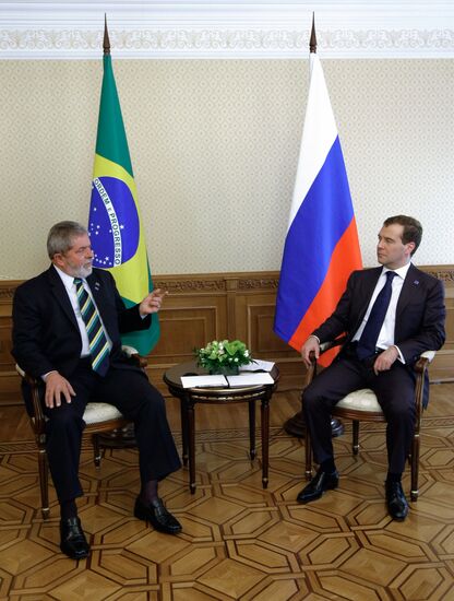 Russian, Brazilian Presidents hold conversation