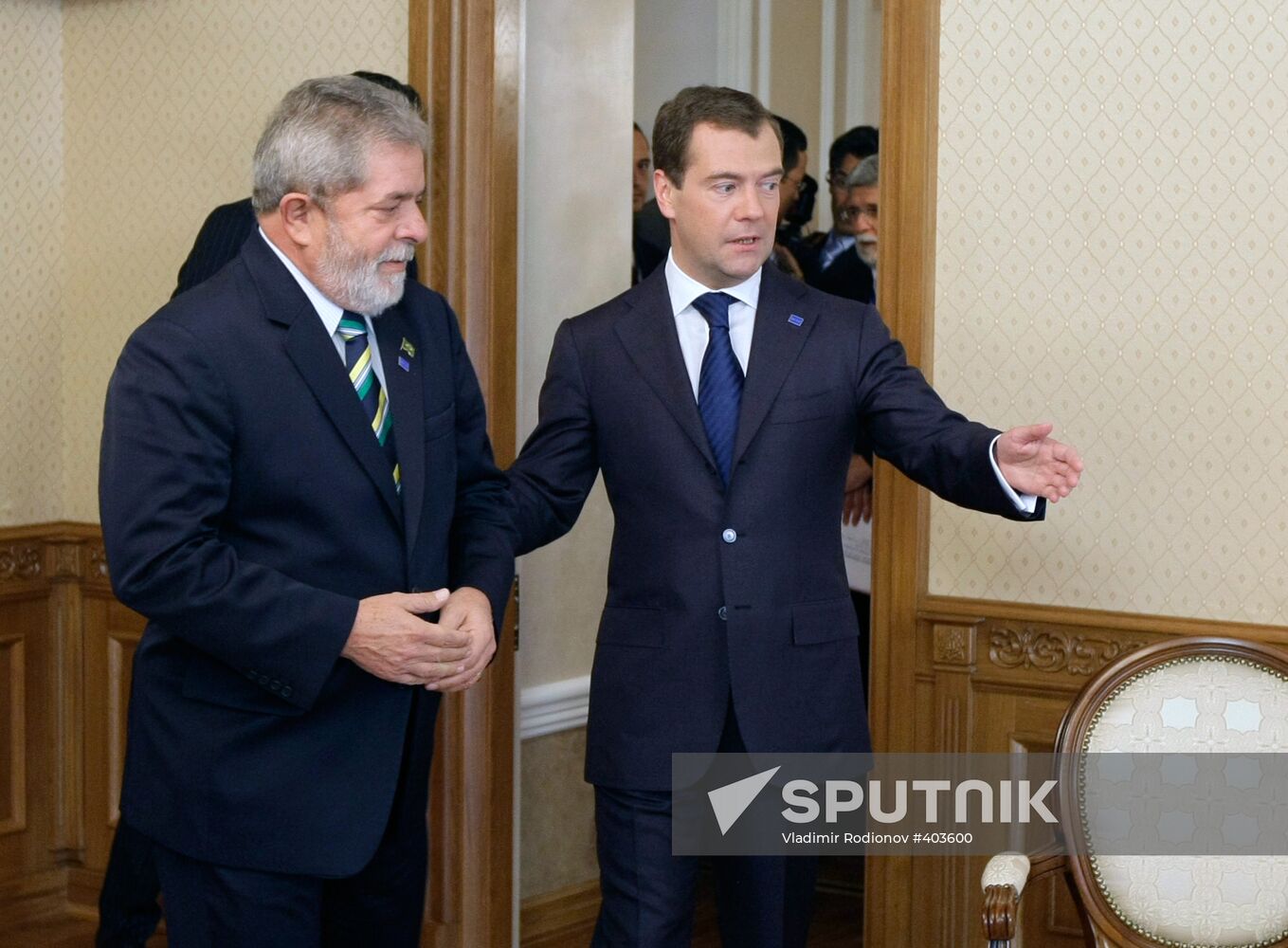 Russian, Brazilian Presidents hold conversation