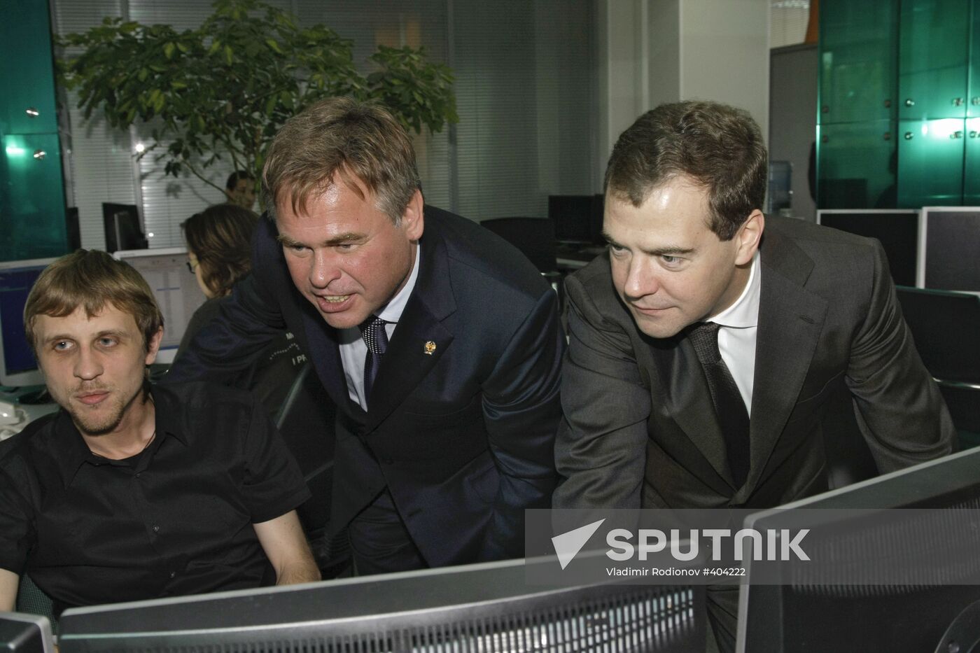 Dmitry Medvedev visiting Kaspersky Lab