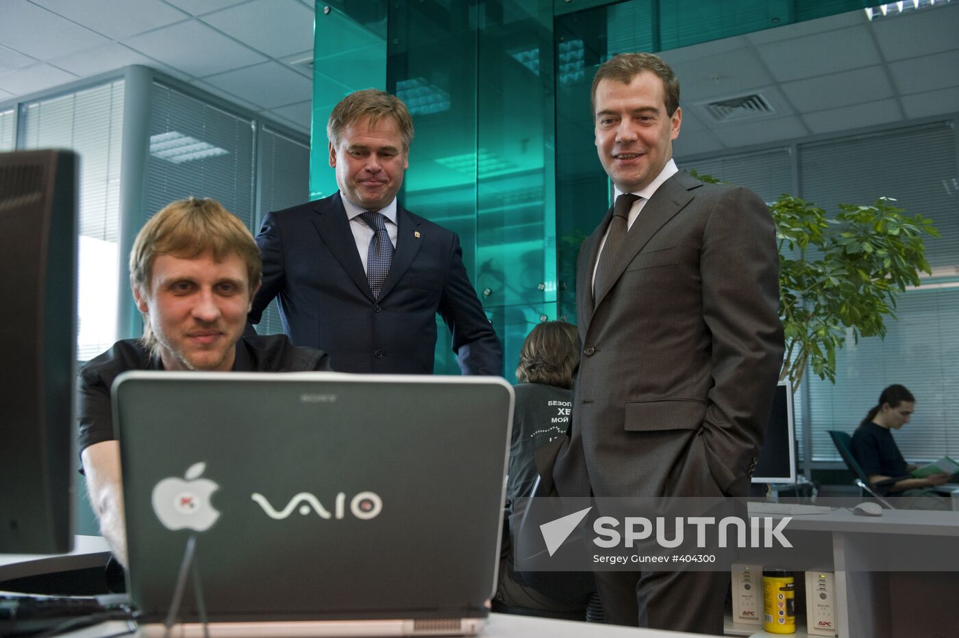 Dmitry Medvedev visits Kaspersky Lab