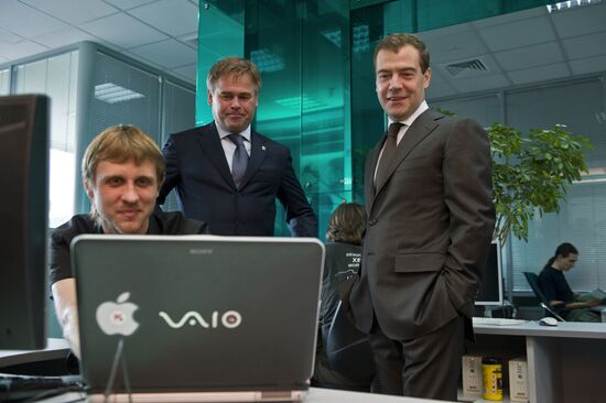 Dmitry Medvedev visits Kaspersky Lab