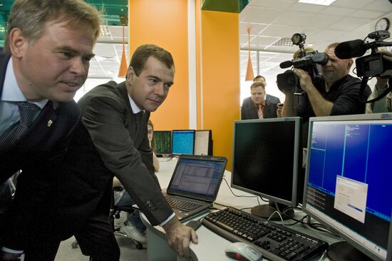 Dmitry Medvedev visits Kaspersky Lab