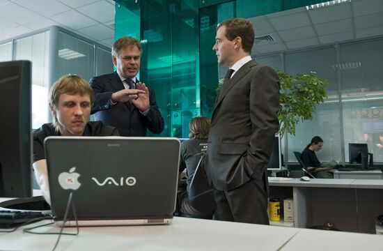 Dmitry Medvedev visits Kaspersky Lab