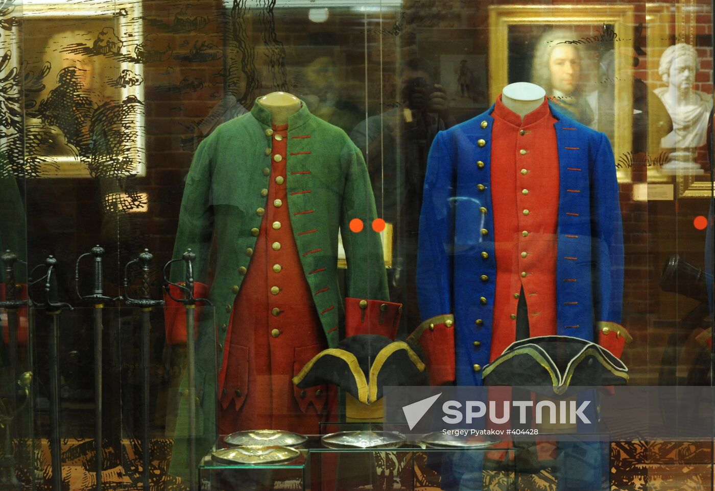 Coats of the Life Guards Preobrazhensky and Semyonovsky Regiments privates, Russia, first quarter of the 18th century, exhibits of “The Battle of Poltava, 27th June 1709” exhibition in the State History Museum. Location: Russia, Moscow. Author: Sergey Pyatakov/Sputnik. The Battle of Poltava exhibition