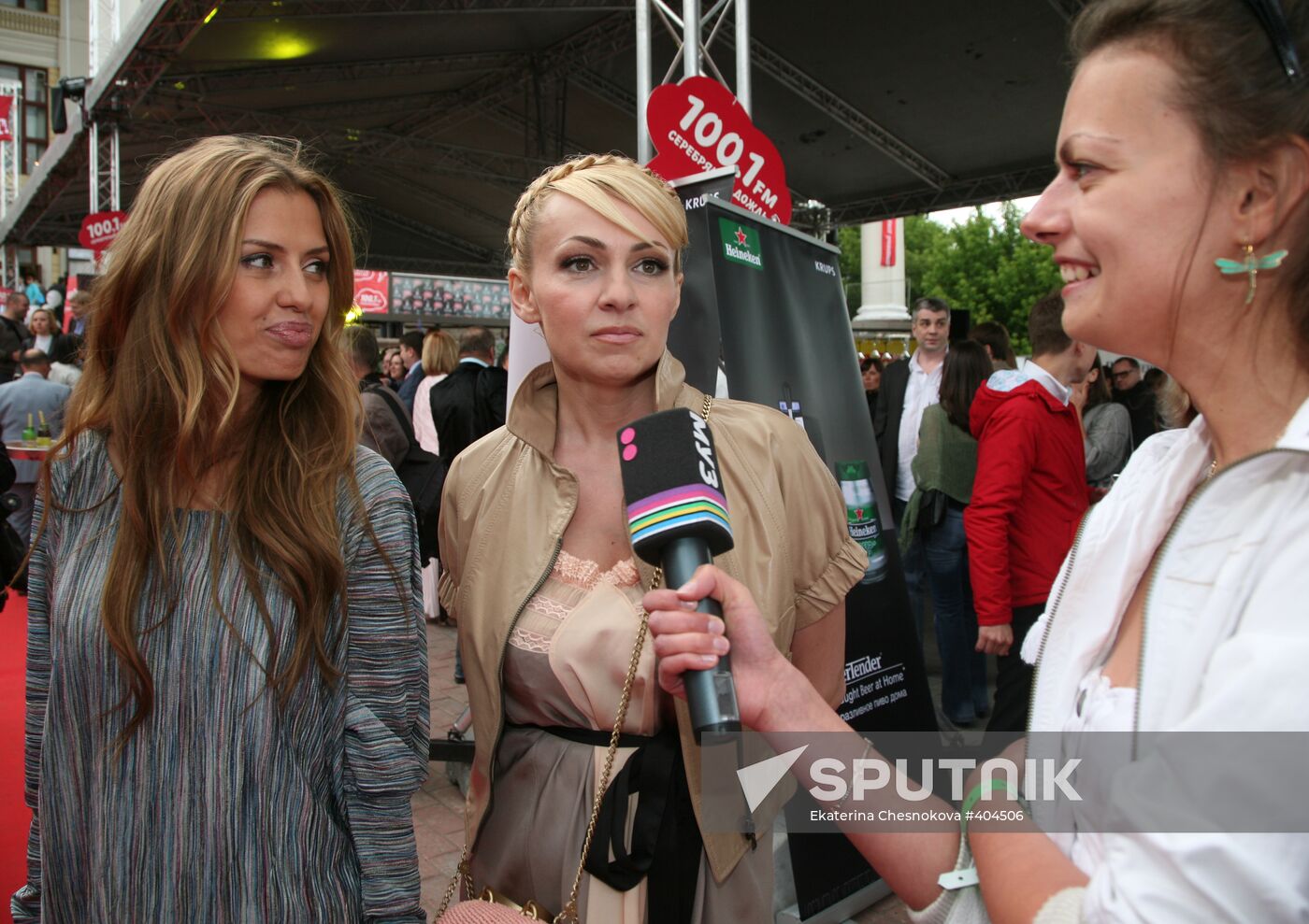 Viktoria Bonya, Yana Rudkovskaya. Silver Galosh award