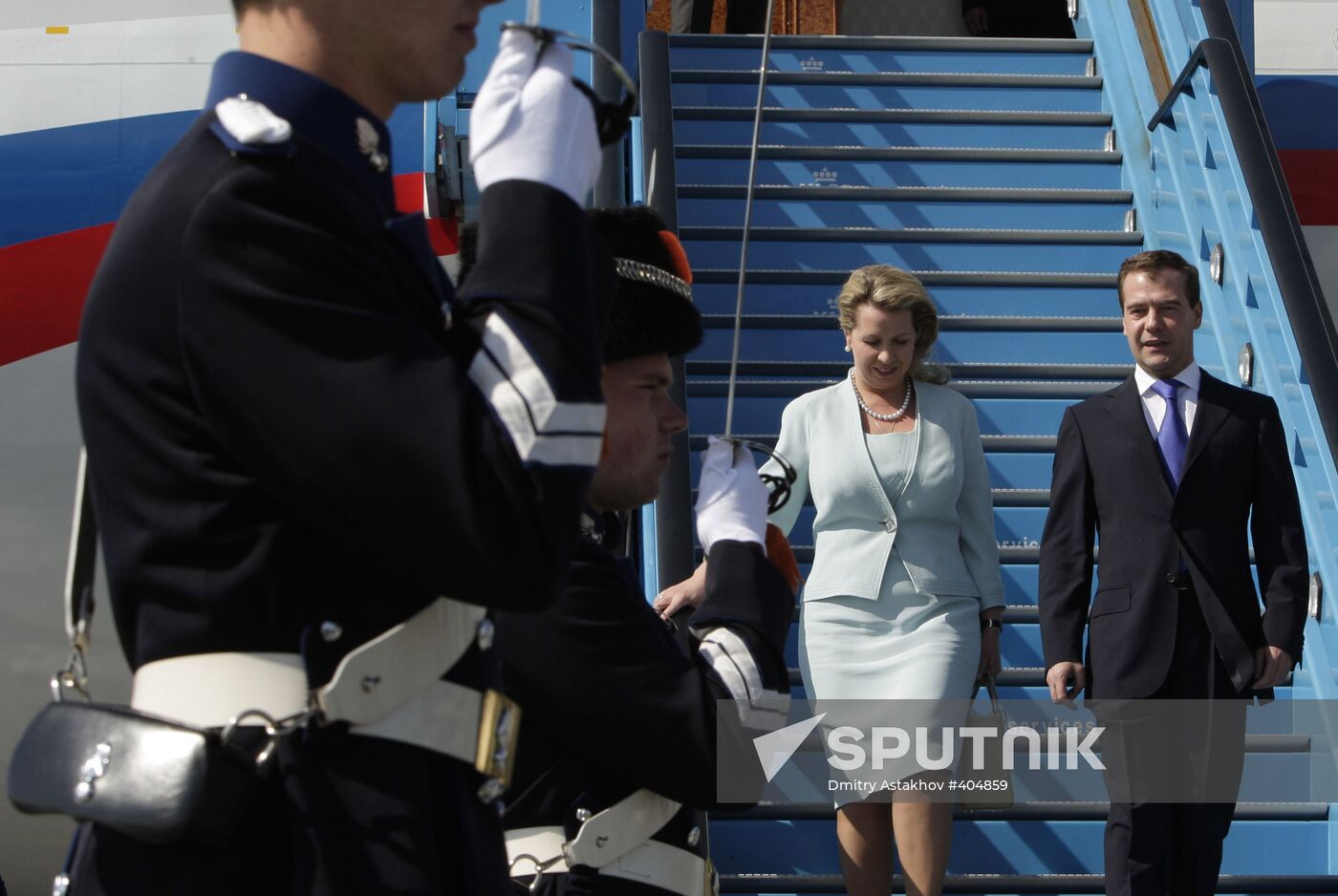 Dmitry Medvedev and his wive arrive in the Netherlands