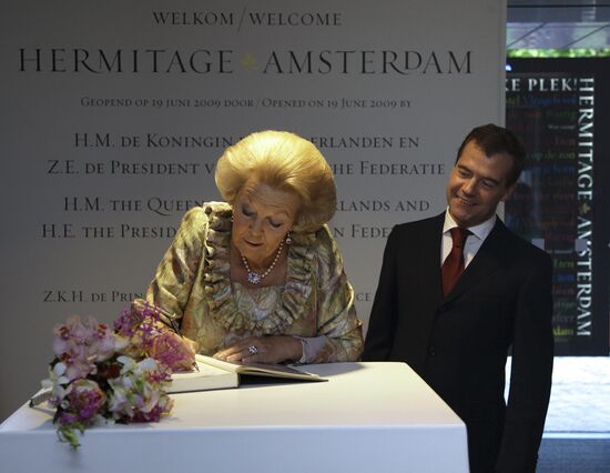 President Medvedev and Queen of the Netherlands