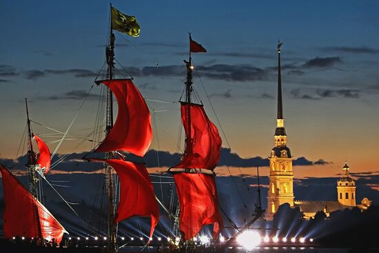"Scarlet Sails" school-leavers holiday in St Petersburg