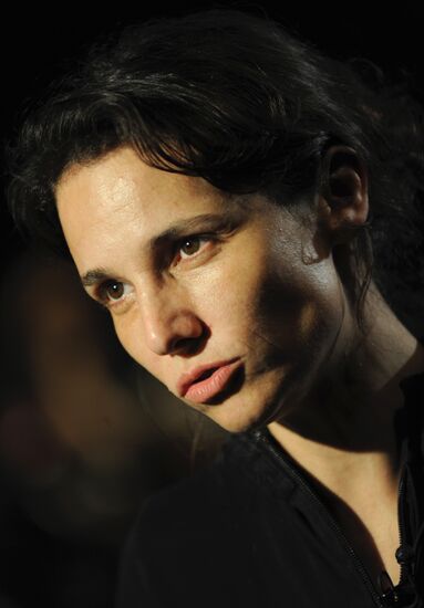 Nikolai Gogol's "The Overcoat" staged by Teatro Milagros