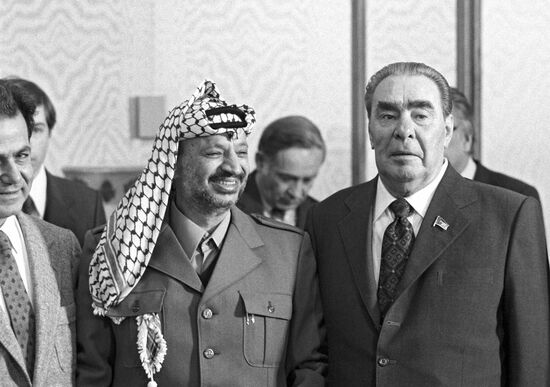 Leonid Brezhnev and Yasser Arafat