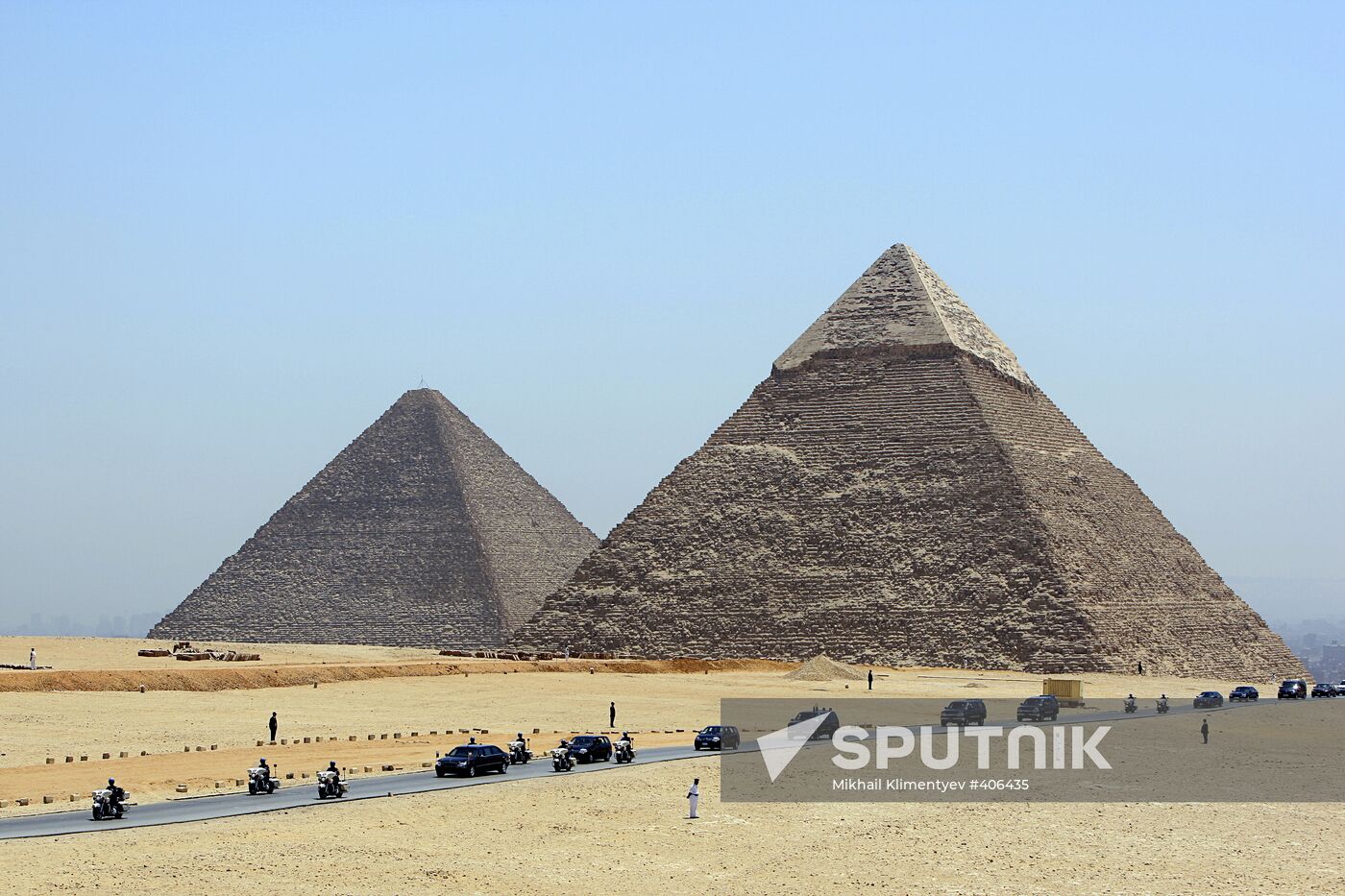 Dmitry Medvedev wraps up day 2 of his official visit to Egypt