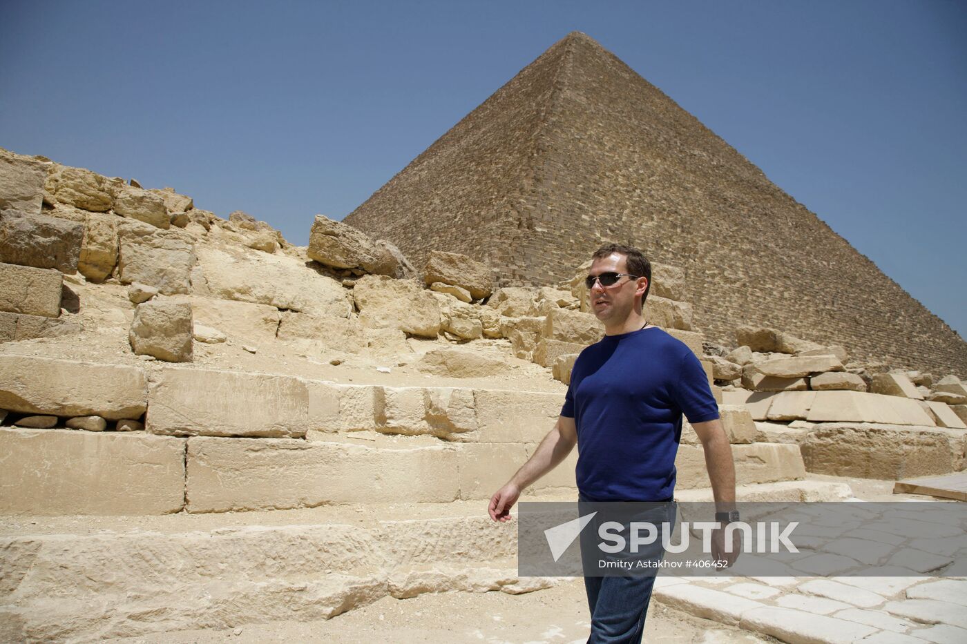 Dmitry Medvedev wraps up day 2 of his official visit to Egypt