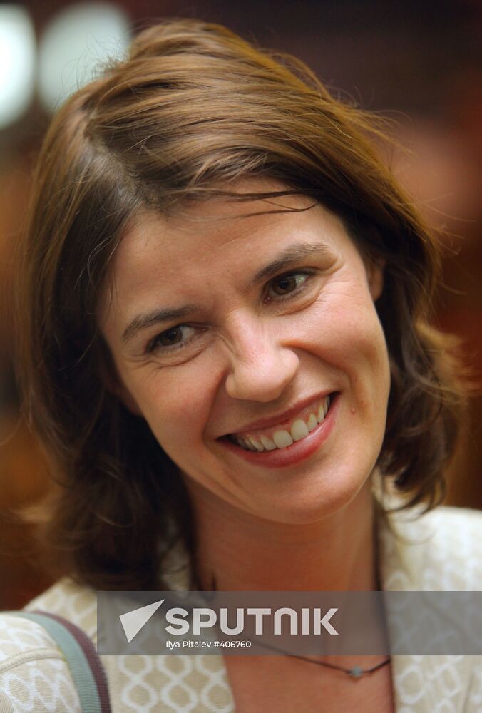 Famous French actress Irene Jacob arrives in Moscow