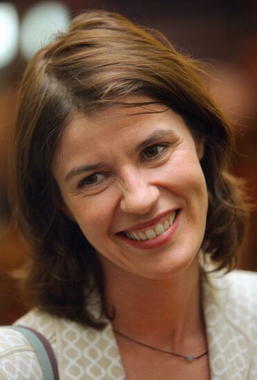 Famous French actress Irene Jacob arrives in Moscow