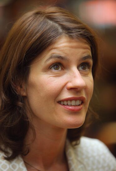 Famous French actress Irene Jacob arrives in Moscow
