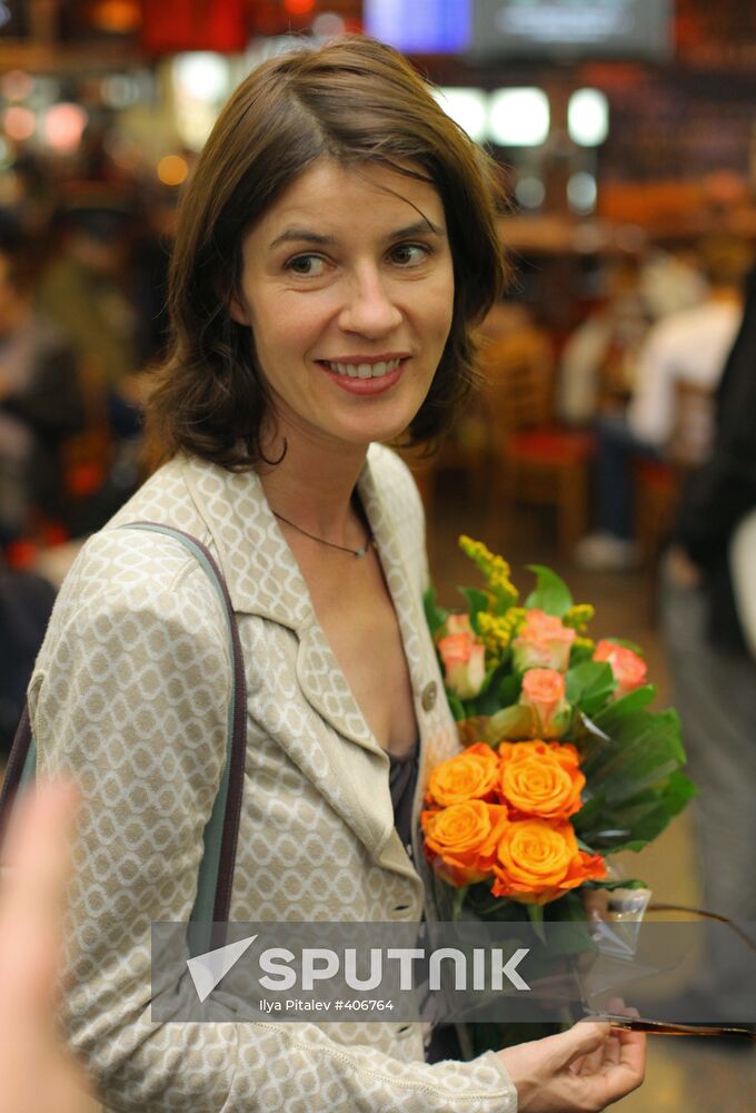 Famous French actress Irene Jacob arrives in Moscow