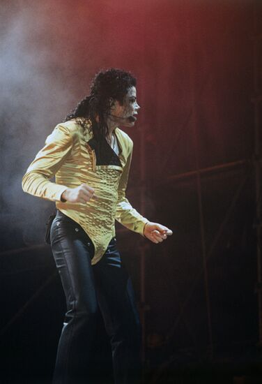 Michael Jackson performing in Moscow in 1993