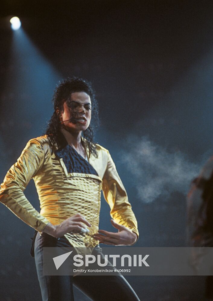 Michael Jackson performing in Moscow in 1993