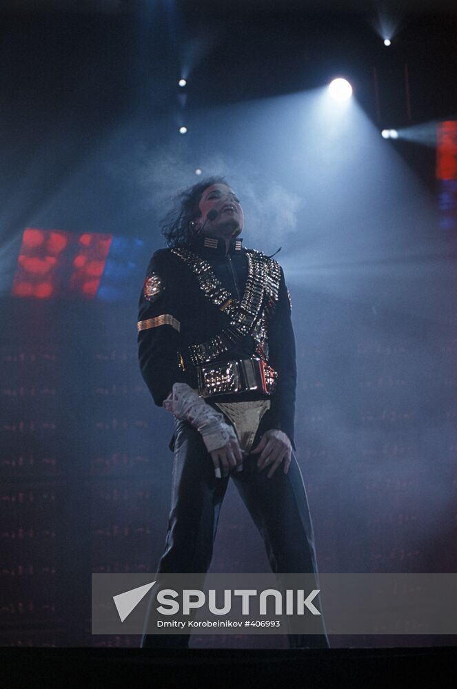 Michael Jackson performing in Moscow in 1993