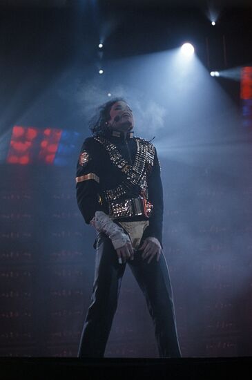 Michael Jackson performing in Moscow in 1993