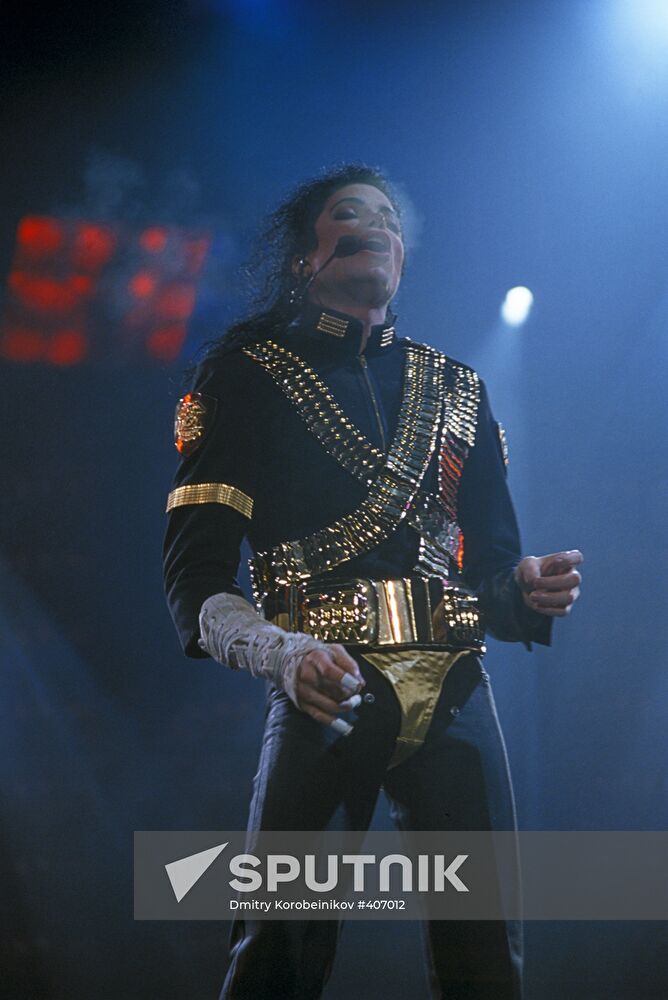 Michael Jackson performing in Moscow in 1993