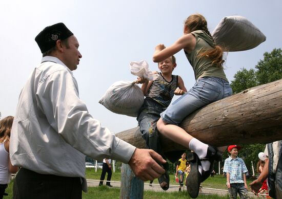 Primorye's ethnic Tatars and Bashkirs celebrate Sabantui