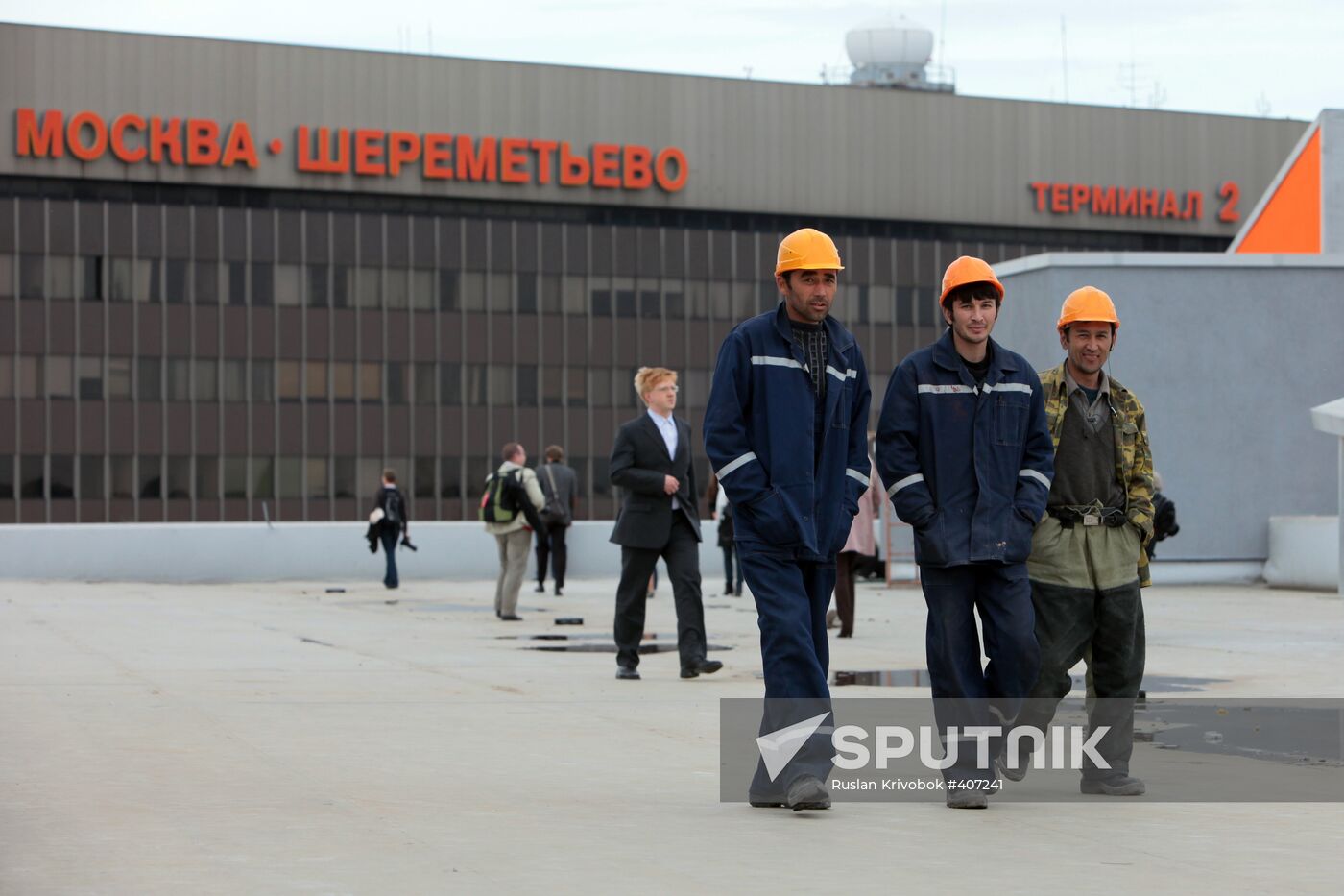 Builders perform finish works at Sheremetyevo's Terminal E