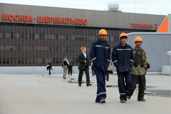 Builders perform finish works at Sheremetyevo's Terminal E