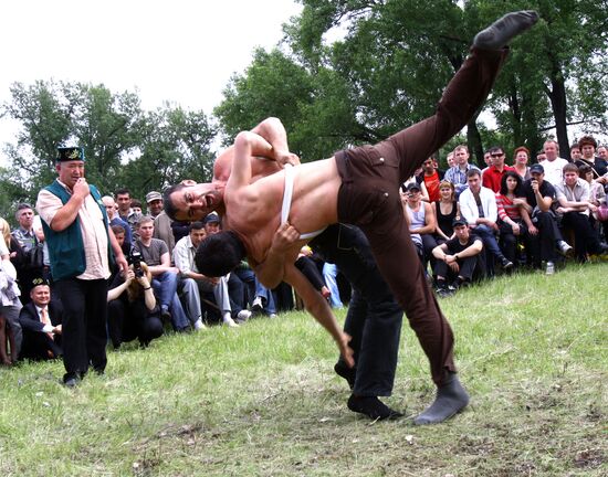 Krasnoyarsk's ethnic Tatars and Bashkirs celebrate Sabantui
