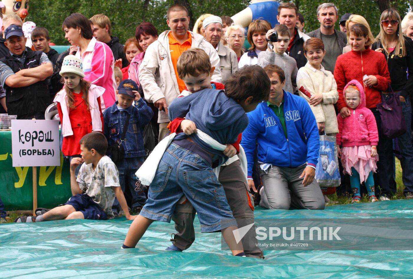 Krasnoyarsk's ethnic Tatars and Bashkirs celebrate Sabantui