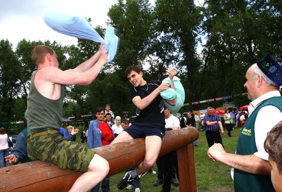 Krasnoyarsk's ethnic Tatars and Bashkirs celebrate Sabantui