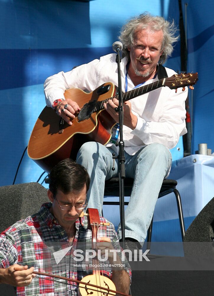 Andrei Makarevich performs on stage