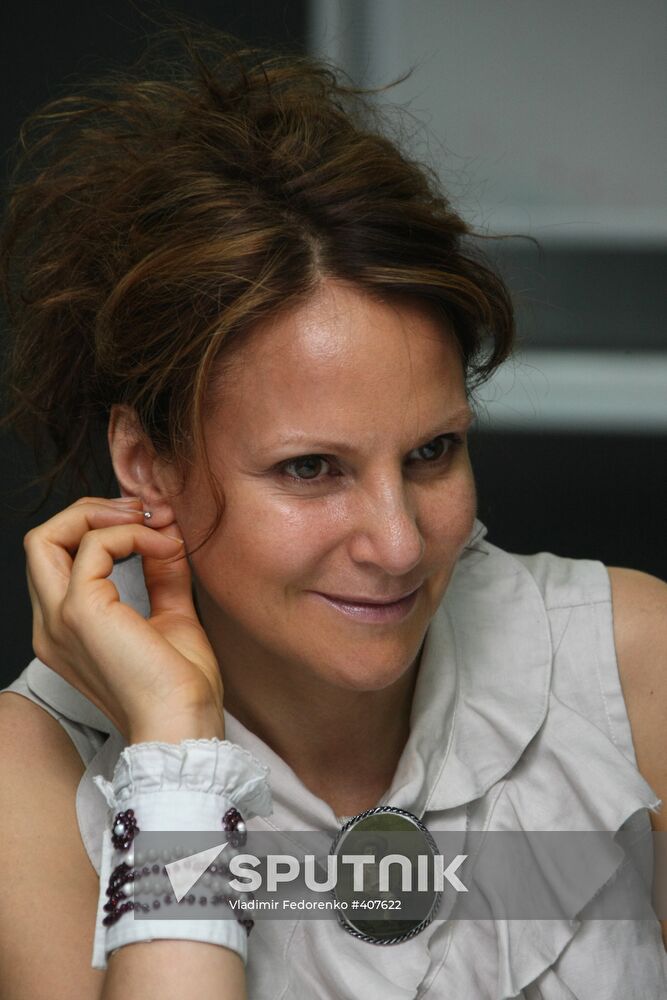 News conference. Family-dynasty festival