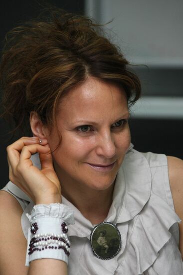 News conference. Family-dynasty festival